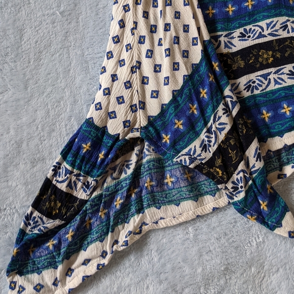 Chloe K. V-Neck Breaded Strap Flowy Tank Blue Split Hem Lagenlook Women's Medium - Picture 5 of 6